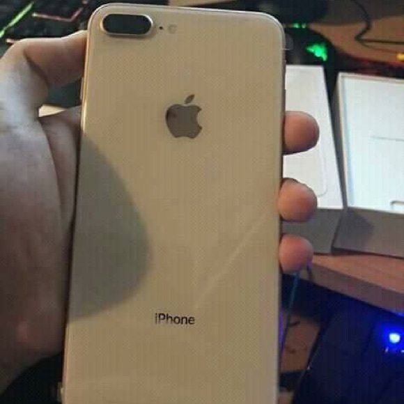 iPhone 7 Plus - Picture 4 of 6